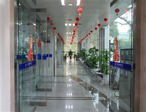 过新年  换新“装”