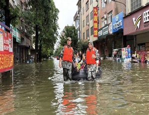 连夜奔赴！柳州城管驰援贵港，转移150余名被困群众