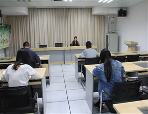 信息中心团干参加“青年学习”线下集中测试